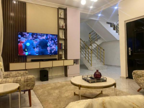 Luxury 3 bedrooms,fully detached